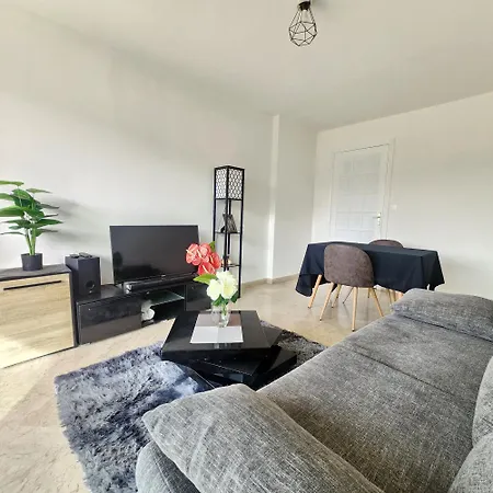 Apartment Centre - Plage, Promenade Des Anglais, Resto, Vieille , Tram A Pied !